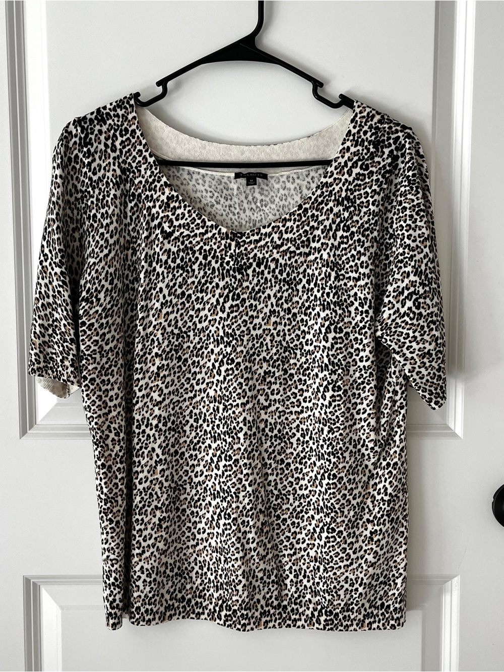 Talbot’s Leopard Print Shirt Sleeve Knit Top Medium